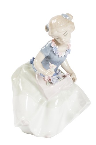 Dama statua statuina porcellana bambina fiori cesto