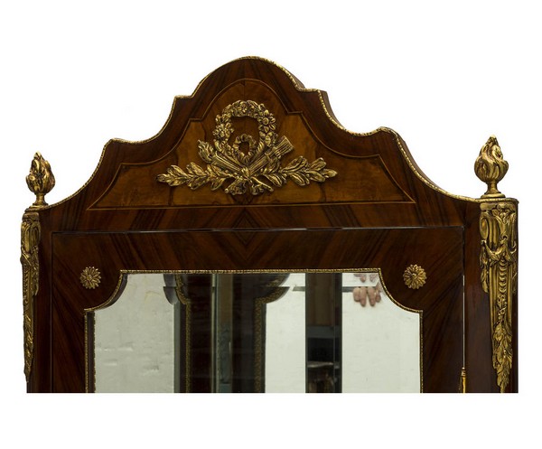 Vetrina barocco angolo legno noce vetro bronzo arredamento