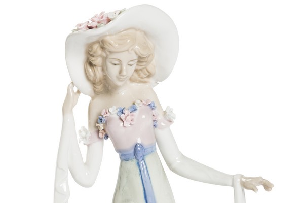 Dama statua statuina porcellana cappello vintage
